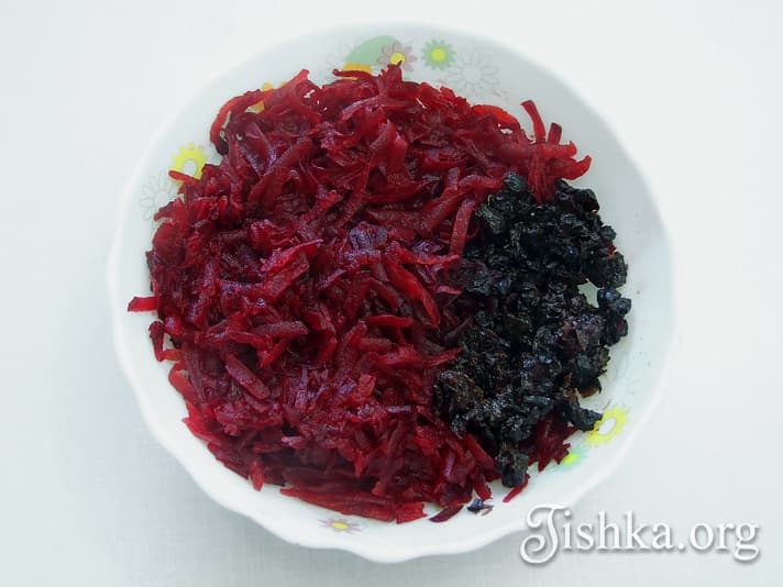 Салат из свеклы с черносливом - Кулинарный пошаговый рецепт с фото.